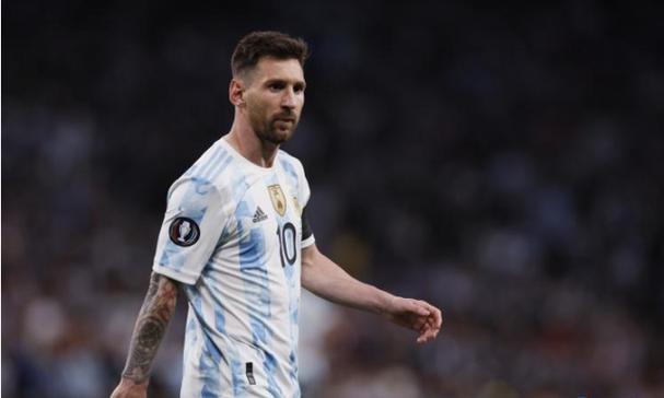 以色列士兵被指绑架巴勒斯坦老人当人肉盾牌，老人被释放后遭以军导弹击中身亡